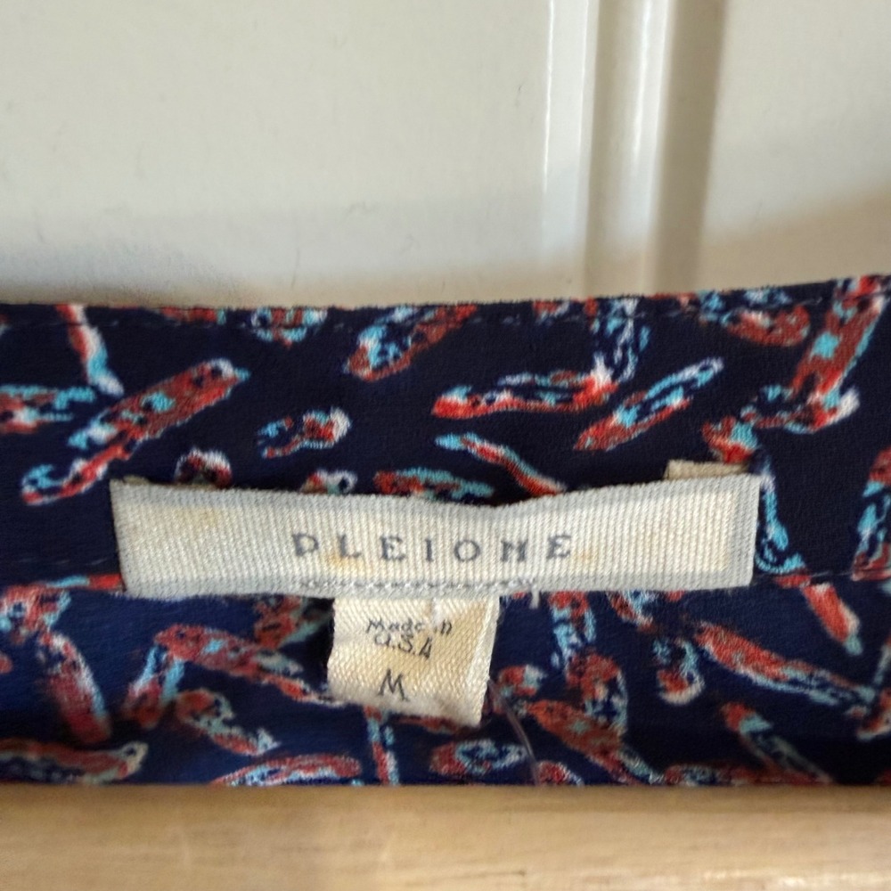 Pleione Women's Blouse Medium‎ Navy Blue Red Abstract Print Short Sleeve Top - Picture 3 of 8